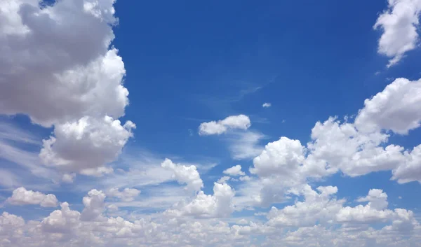 Céu Azul Como Fundo — Fotografia de Stock