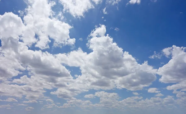 Céu Azul Nublado — Fotografia de Stock