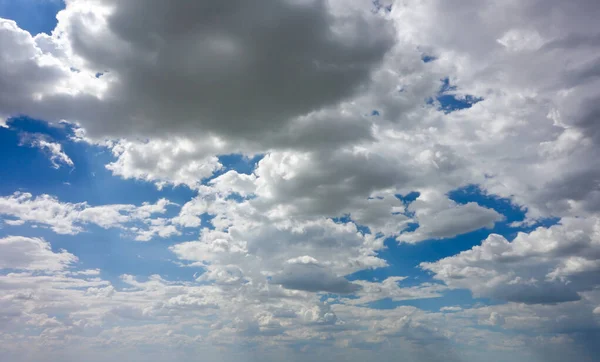 Blauwe Bewolkte Lucht — Stockfoto