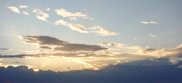 日落天空为背景 — 图库照片