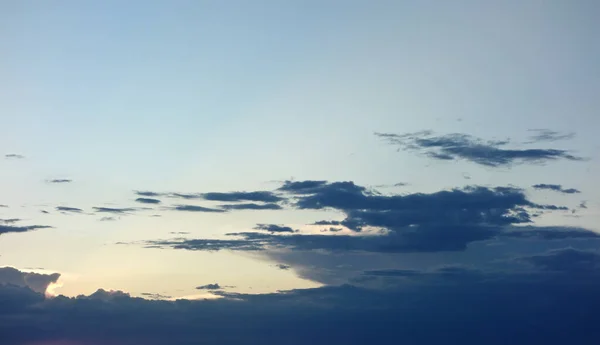 夜空を背景に — ストック写真