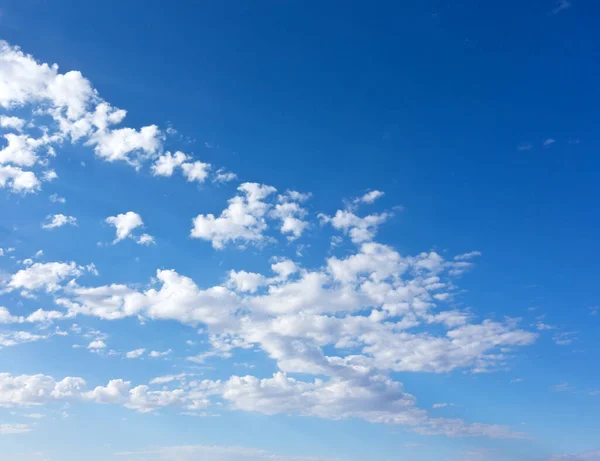 Cielo Blu Con Nuvole — Foto Stock