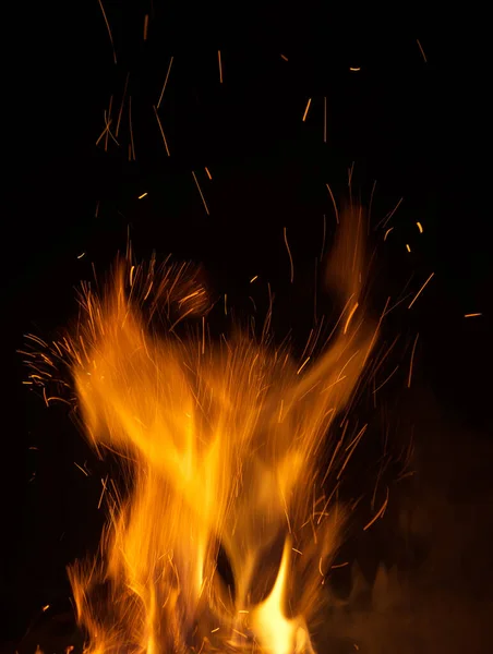 Llamas Fuego Con Chispas Sobre Fondo Negro — Foto de Stock