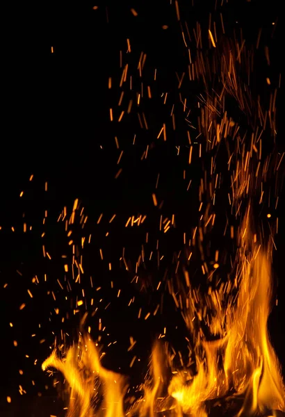 Flammes Feu Avec Étincelles Sur Fond Noir — Photo