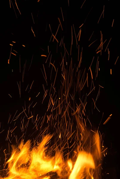 Llamas Fuego Con Chispas Sobre Fondo Negro —  Fotos de Stock
