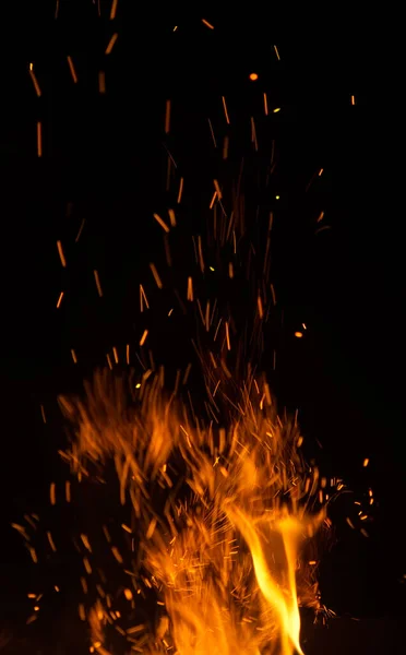 Flammes Feu Avec Étincelles Sur Fond Noir — Photo