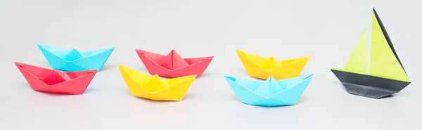 Origami Przywództwo Jako Koncepcja — Zdjęcie stockowe