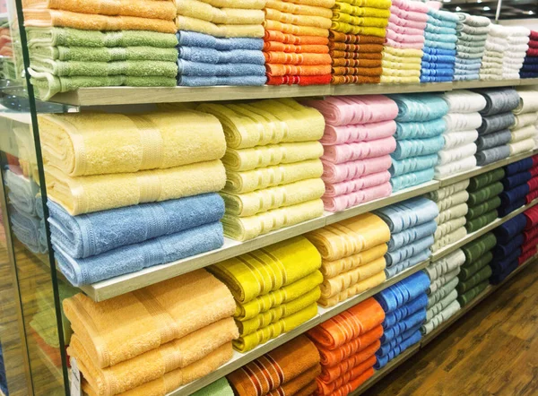 Nieuwe Handdoeken Planken — Stockfoto