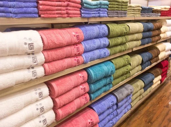 Nieuwe Handdoeken Planken — Stockfoto