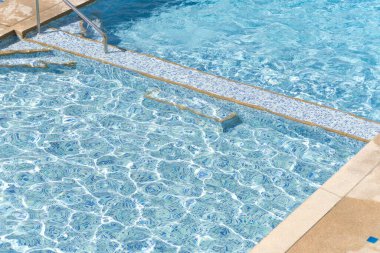 yüzme havuzu görüntüsü