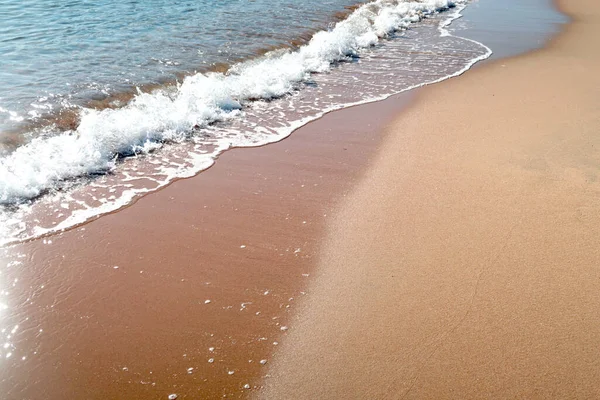 Bela Onda Mar Uma Praia Arenosa — Fotografia de Stock