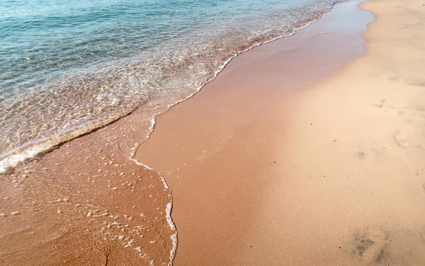 砂浜の美しい海の波 — ストック写真