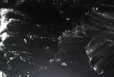 Siyah arkaplanda beyaz toz