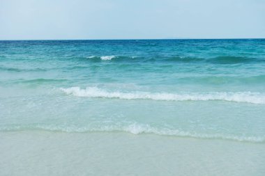 Güzel kumlu tropikal deniz