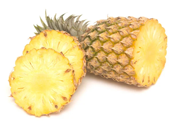 Reife Ananas Isoliert Auf Weißem Hintergrund — Stockfoto