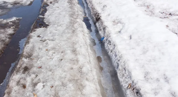 每年春天肮脏的道路 — 图库照片