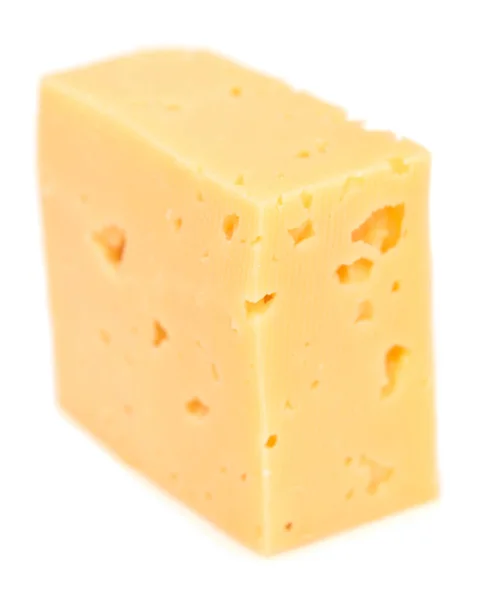 白地に隔離されたチーズキューブ — ストック写真