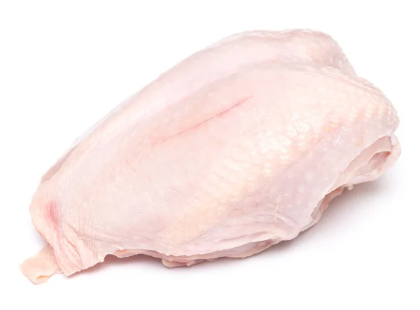 白地に隔離された皮膚を持つ鶏の胸肉 — ストック写真