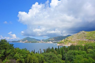 Budva Riviera 'nın güzel manzarası, Karadağ