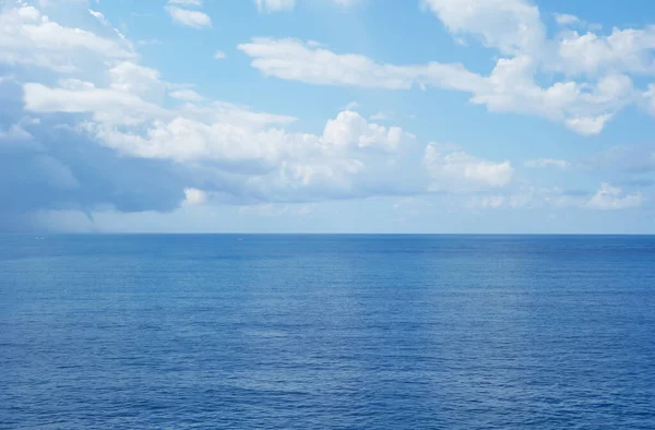 Belo Mar Céu Azul — Fotografia de Stock