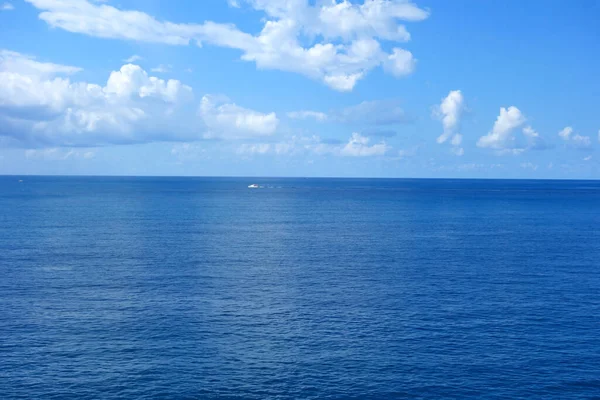 Belo Mar Céu Azul — Fotografia de Stock