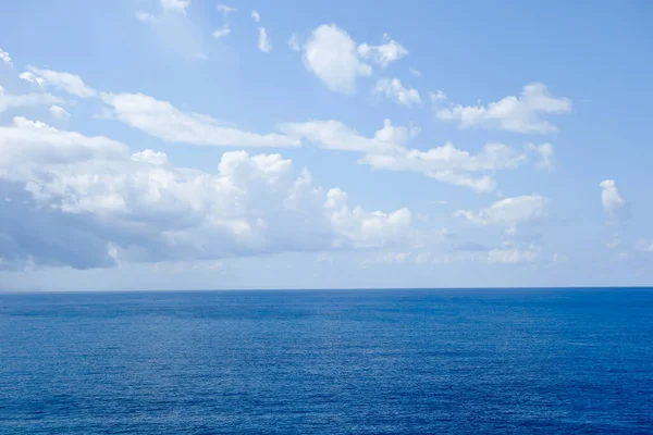 Prachtige Zee Blauwe Lucht — Stockfoto