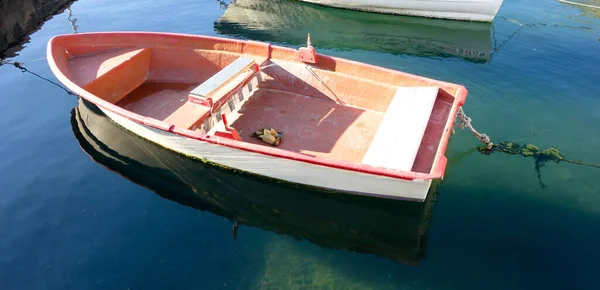 Лодка Воде — стоковое фото