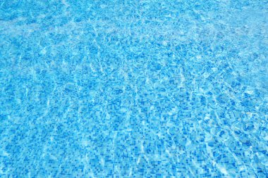 Arka plan olarak havuz suyu dokusu