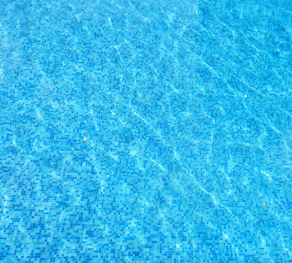 背景としてのプールの水の質感 — ストック写真