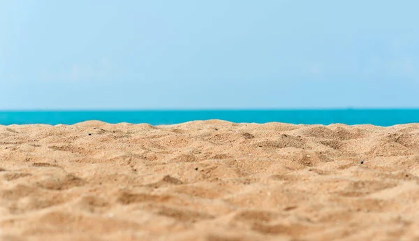 Spiaggia Sabbia Contro Cielo Blu — Foto Stock
