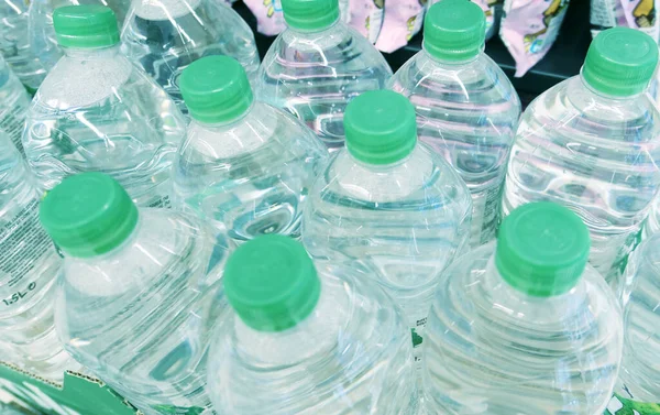 Gros Plan Des Bouteilles Plastique Avec Eau — Photo