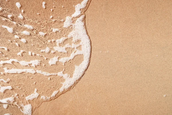 Onda Morbida Trasparente Sulla Spiaggia Sabbiosa — Foto Stock