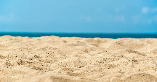 Plage Sable Contre Ciel Bleu — Photo