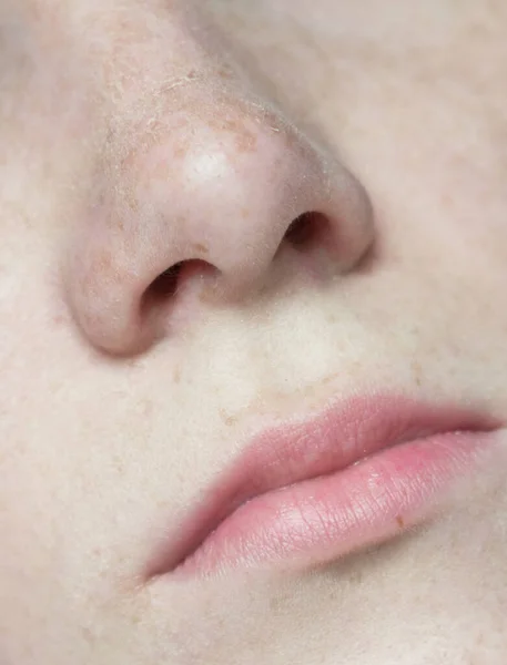 Close Shot Van Vrouw Neus Lippen — Stockfoto