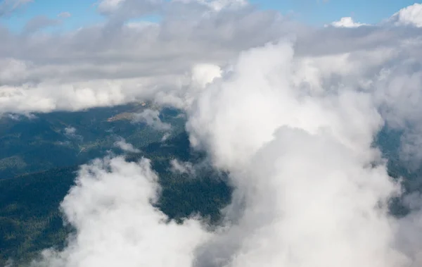 Vackra Moln Över Berg — Stockfoto