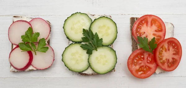 Draufsicht Auf Gesunde Sandwiches Auf Holzgrund — Stockfoto