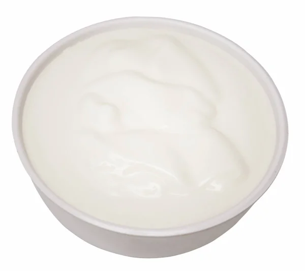 白色底色的新鲜酸奶油 — 图库照片