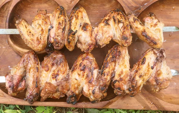 Gegrillte Chicken Wings Auf Einem Teller — Stockfoto