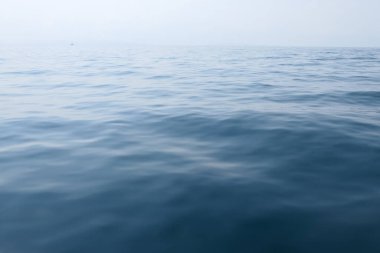 Güzel mavi sakin deniz