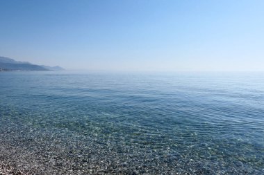 Mavi deniz ve güzel gökyüzü