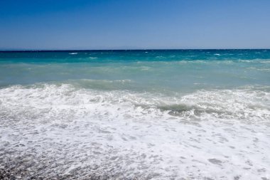 Çakıl taşı plajı ve güzel deniz