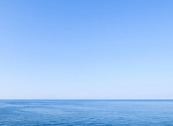 Mar Azul Céu Bonito — Fotografia de Stock