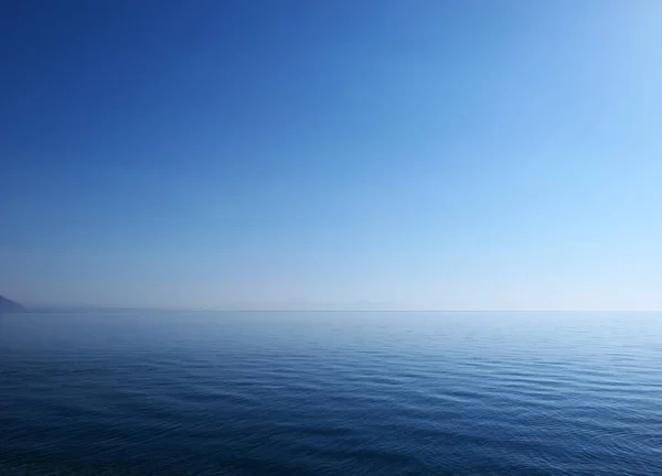 Голубое Небо Красивое Море — стоковое фото