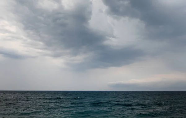 Dramático Cielo Tormentoso Sobre Mar —  Fotos de Stock