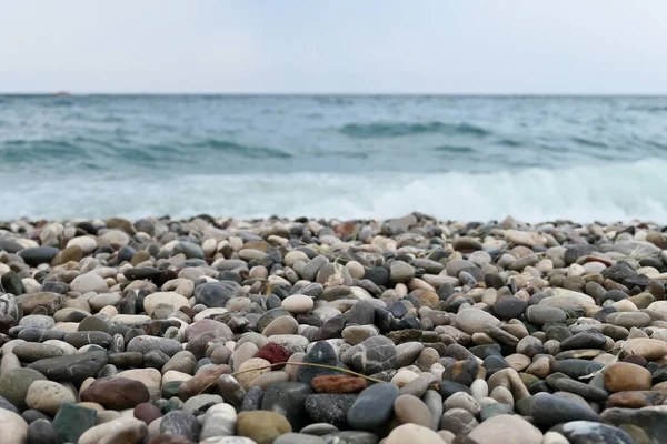 Çakıl Plajı Mavi Deniz — Stok fotoğraf