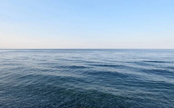 蓝色的大海和美丽的天空 — 图库照片