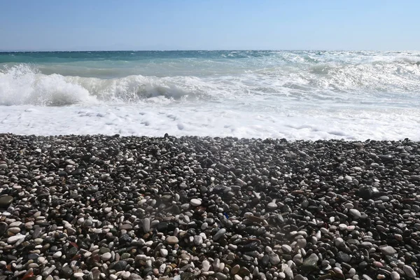 Çakıl Taşı Denizi Rüzgarlı Deniz — Stok fotoğraf