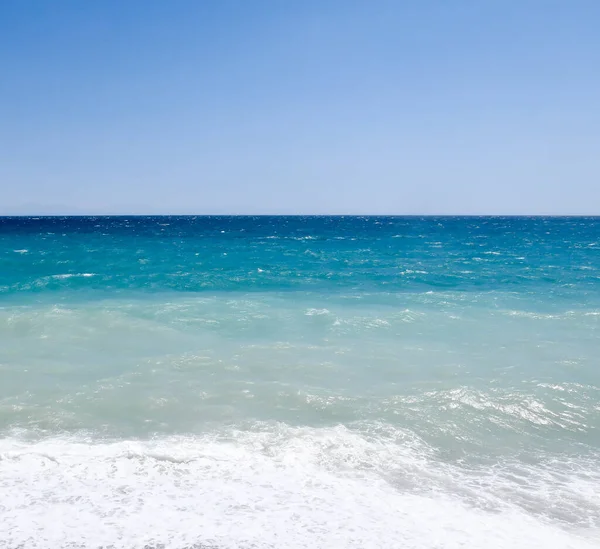 Piękne Morze Błękitne Niebo — Zdjęcie stockowe