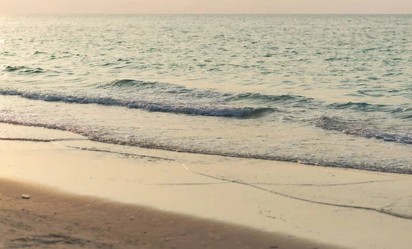 熱帯の夕日砂浜 — ストック写真