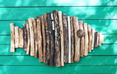 Duvardaki tahta balık.